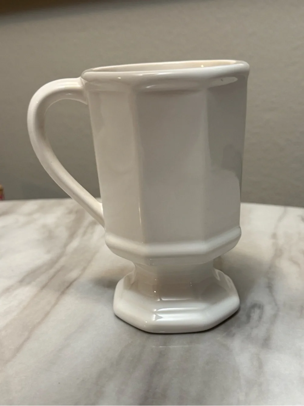Pfaltzgraff Heritage White Pedestal Mug 1797044
